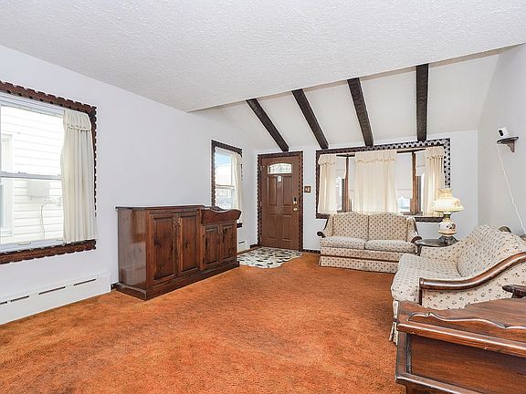 5th image of 1360 E 57th St