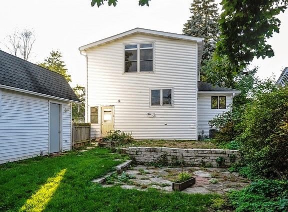3rd image of 33 S Lincoln Ave