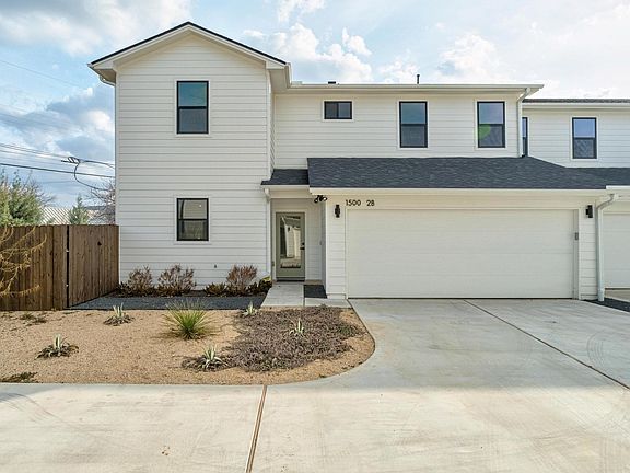 3rd image of 1500 Sylvan Glade Rd Unit 2B