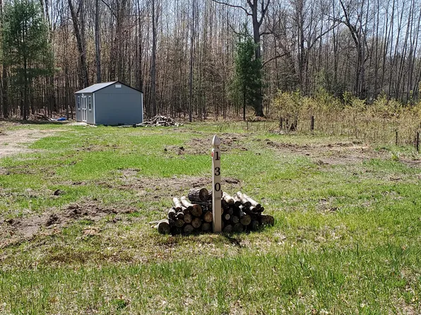 130 Hidden Hills Rd, Houghton Lake, MI 48629