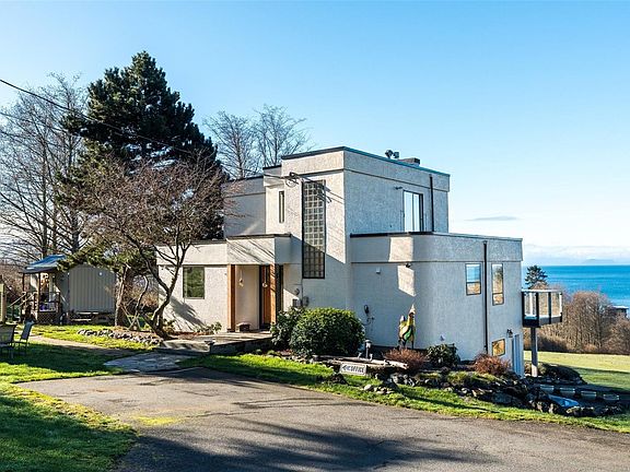 2nd image of 4537 Otter Point Rd