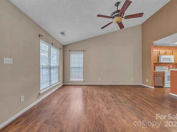 4th image of 2008 Taras Trace Dr