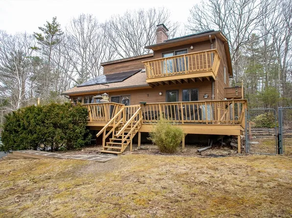 54 Seminole Ave, Hubbardston, MA 01452