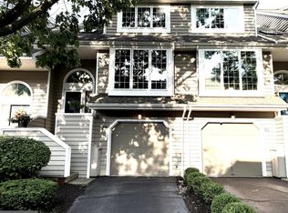 11 Cabot Dr, Chesterbrook, PA 19087