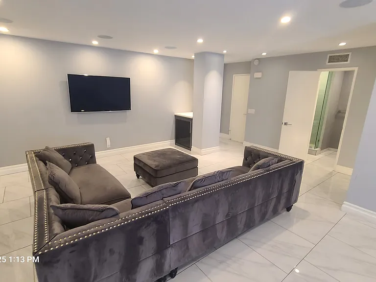 10747 Wilshire Blvd #1103 — Photo 5