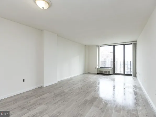 1420 Locust St APT 26R, Philadelphia, PA 19102