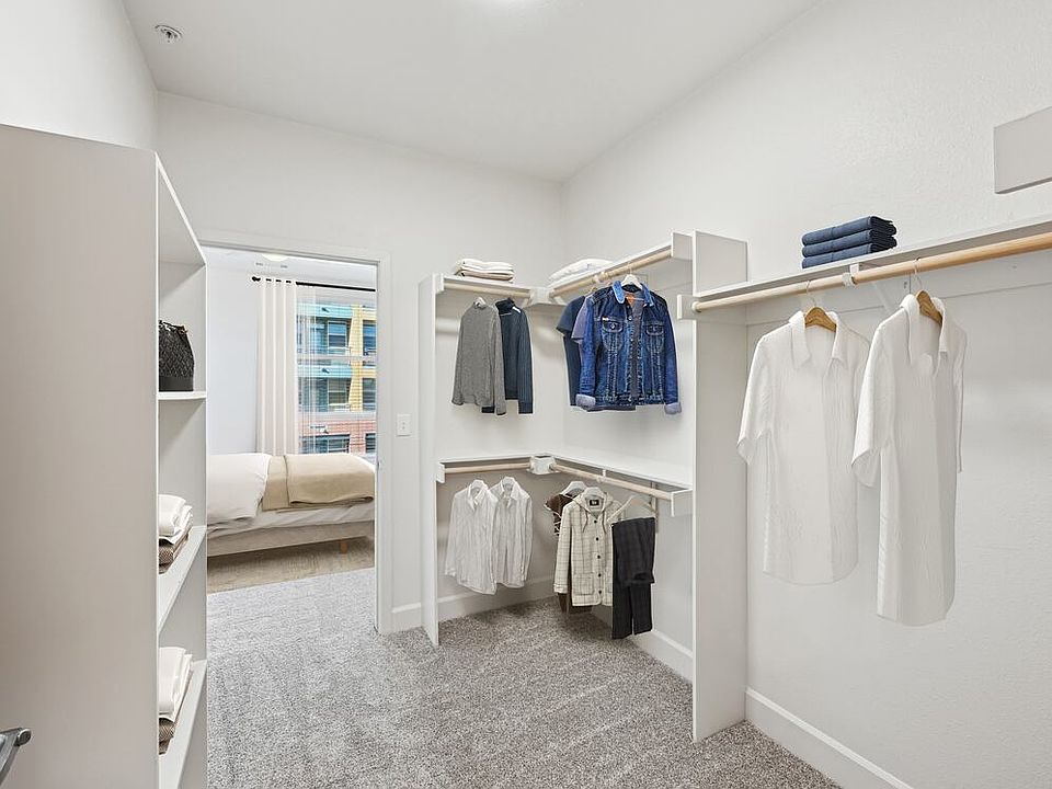 Walk-in closet