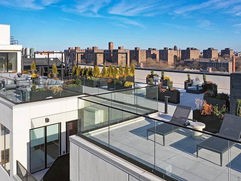 11-14 35th Ave #203 — Photo 35