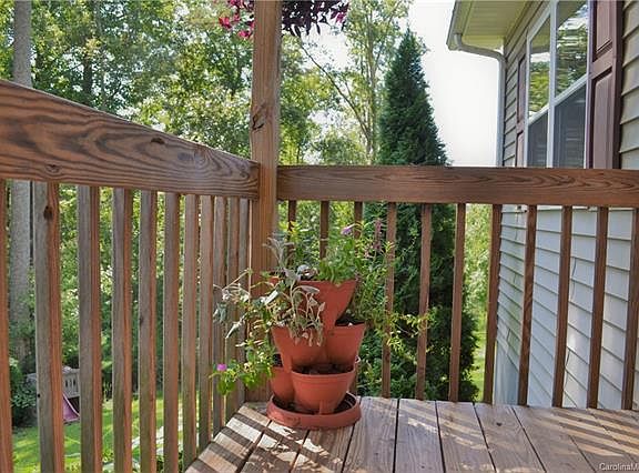 4th image of 3192 Wiltshire Dr