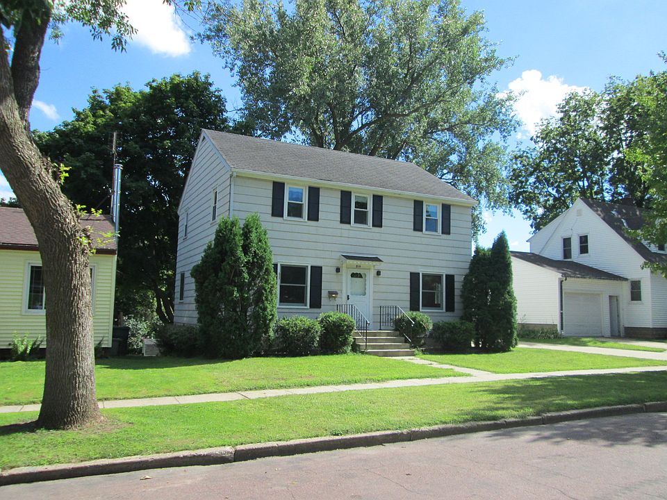 1st image of 814 4th Ave S