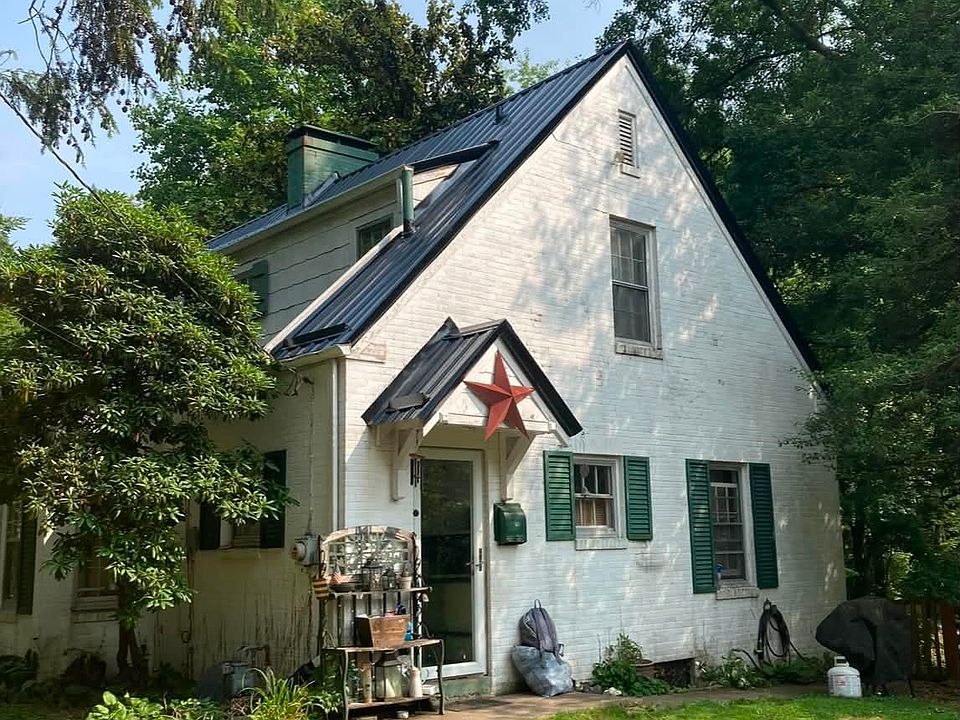 1st image of 2313 Woodland Ave