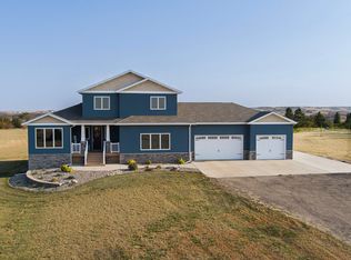 2430 Roberta Dr N, Mandan, ND 58554