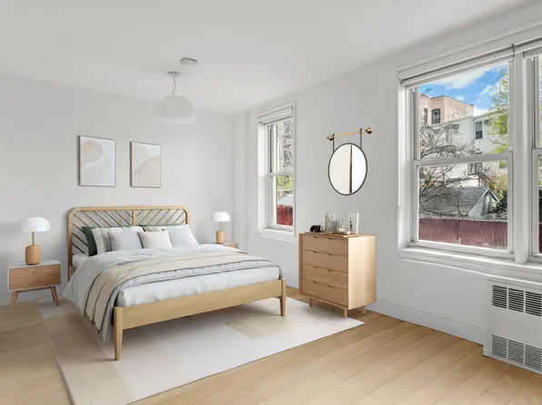 651 Vanderbilt Street image 5 of 13