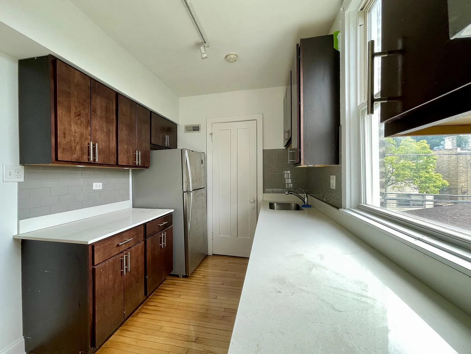 3018 North Karlov Avenue #2 — Photo 4