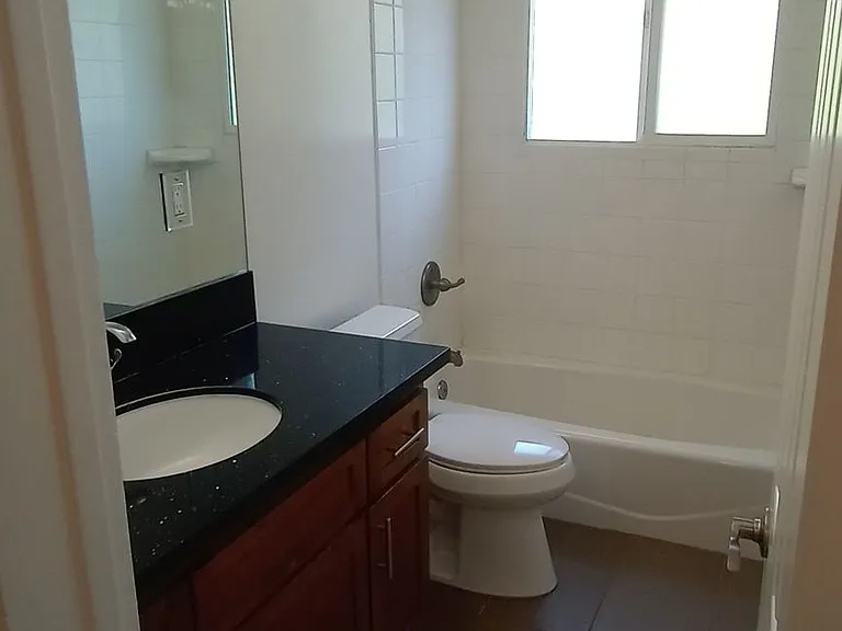Keswick Court Apartments — Photo 103