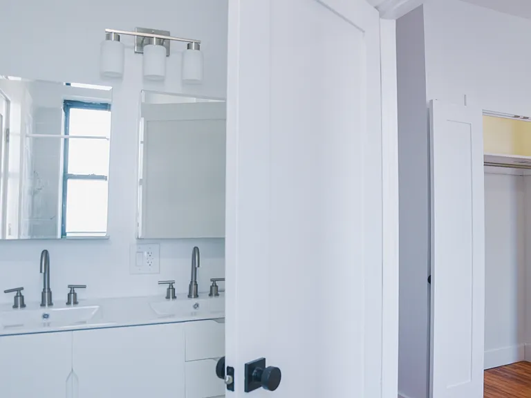 601 W 181st St #33 — Photo 5