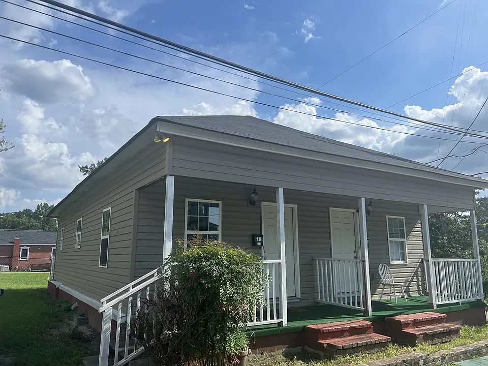 2414 Pendleton St #1