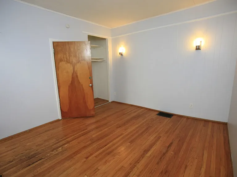 526 S Division St #526-1 — Photo 3