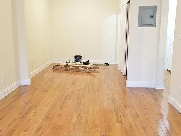 3rd image of 25-25 Steinway St #2