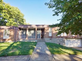 1 Claire Ct, Staten Island, NY 10301