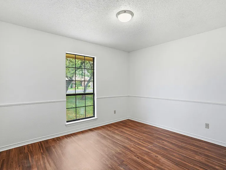 306 Woodstone Dr — Photo 25