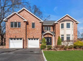 66 Ridge Ave, Park Ridge Boro, NJ 07656