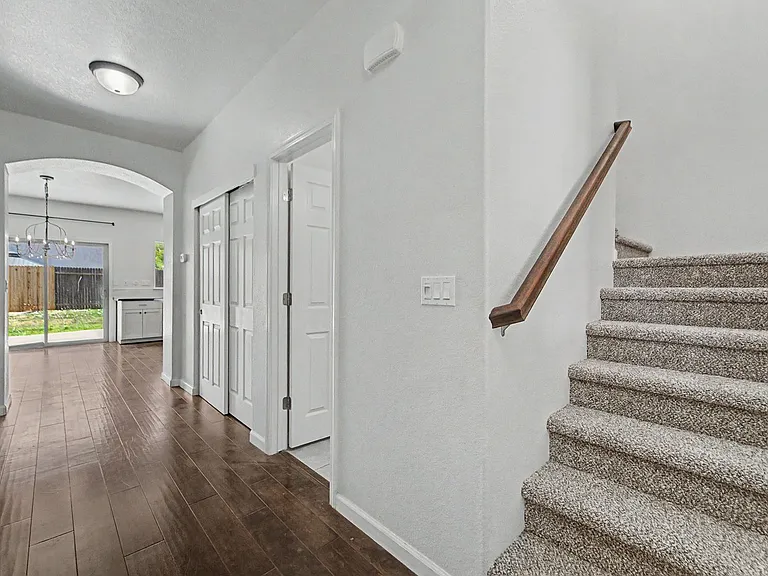 5590 Cobbler Ln — Photo 6