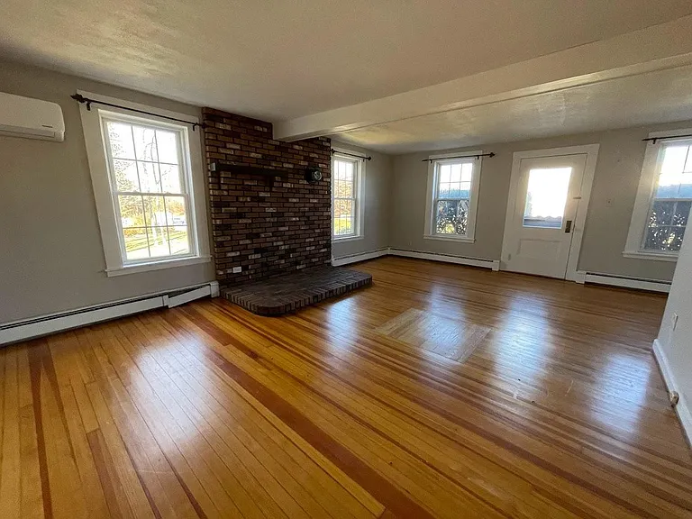 29 N Main St #A — Photo 4
