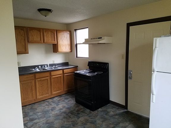 2nd image of 1506 Iroquois St