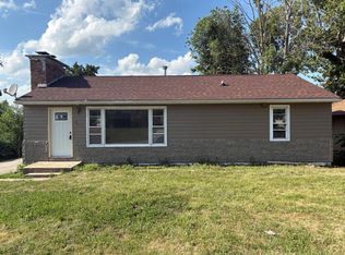 6 W Brownlow Dr, Decatur, IL 62521