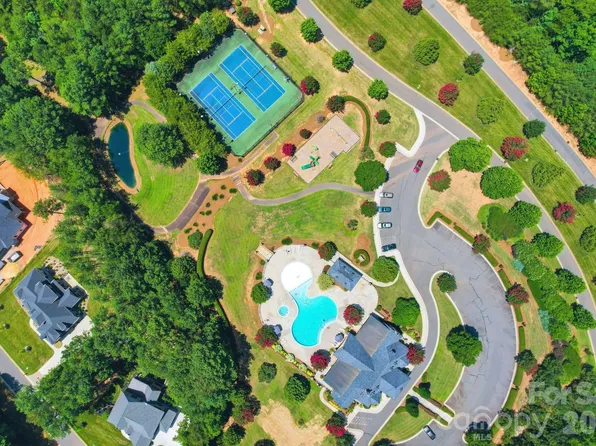 1324 Reflection Pointe Blve, Belmont, NC 28012