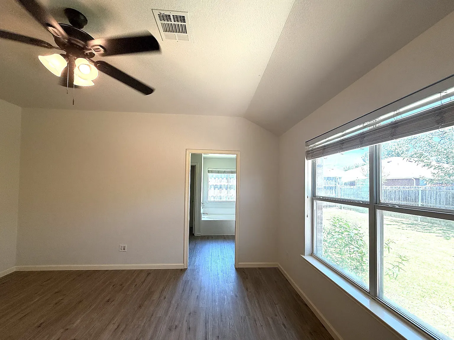 4 bed, 1762 sqft, $1,995 — Photo 3
