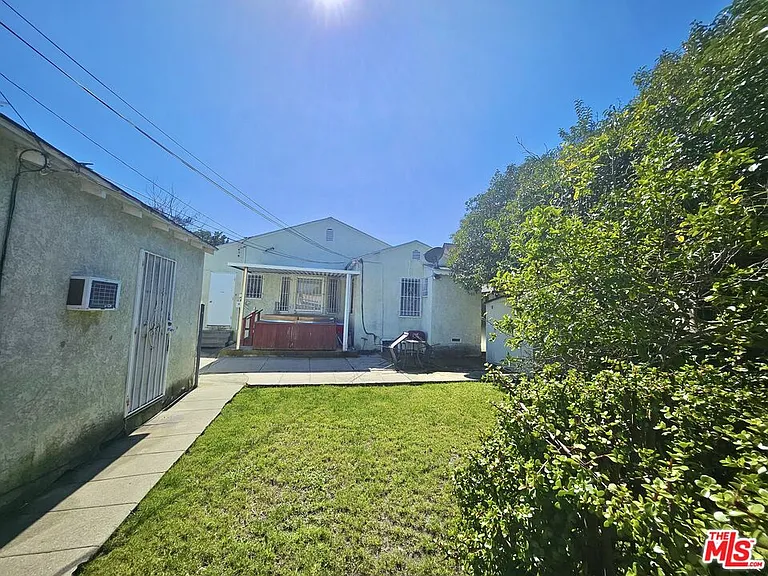 2211 W 78th Pl — Photo 53