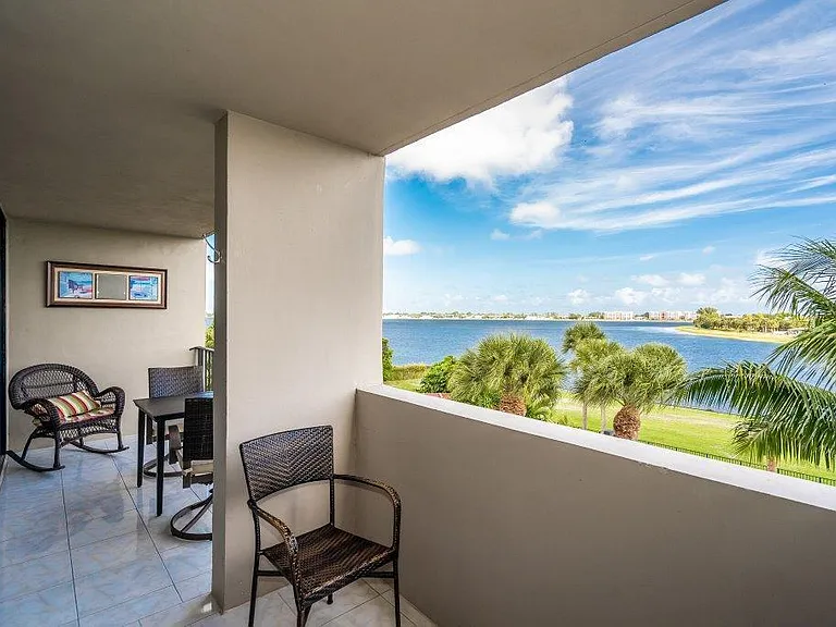 1830 Embassy Dr #411 — Photo 10