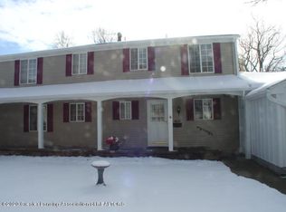 1700 Peppertree Ln, Lansing, MI 48912