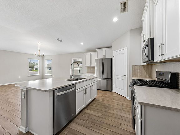3rd image of 82905 Thompson Ln