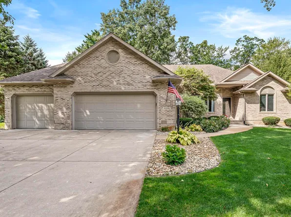 53281 Red Oak Ct, Bristol, IN 46507