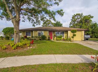 221 Club Ct, Sebastian, FL 32958