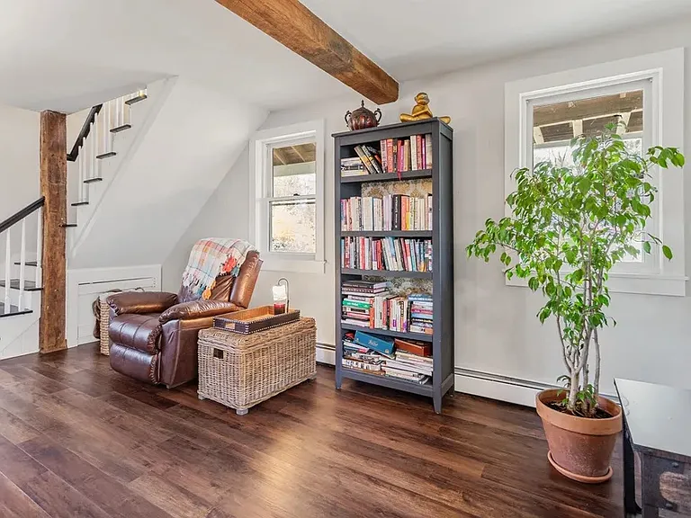 33 Exeter Rd — Photo 15