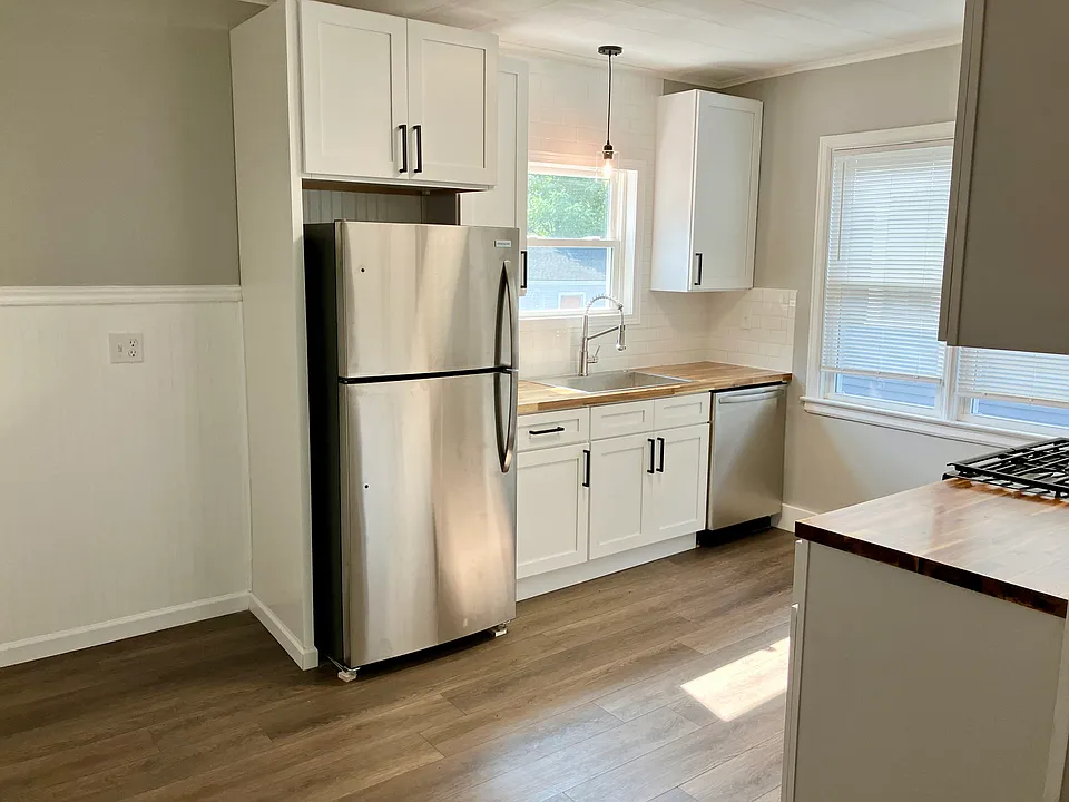 109 Unger Ave #2