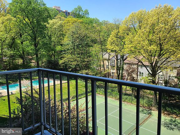 3rd image of 2059 Huntington Ave APT 608