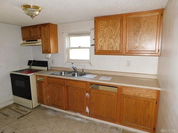 3rd image of 610 Buena Ave