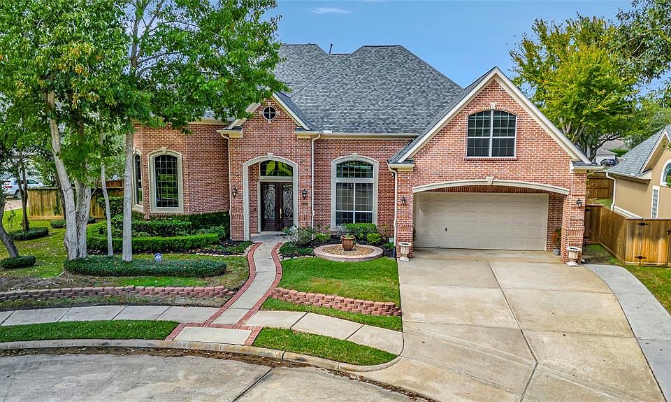 1st image of 15403 Parkwood Way