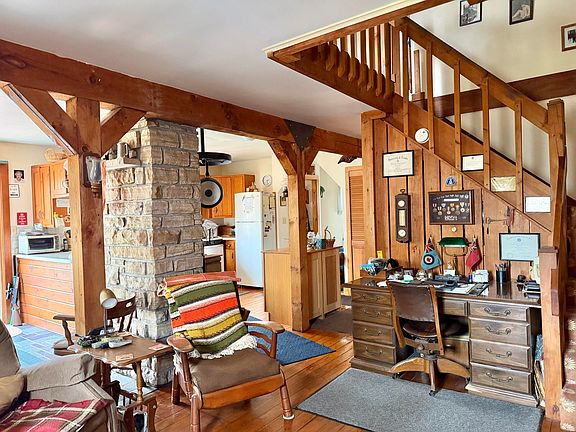 3rd image of 34 Hornells Way