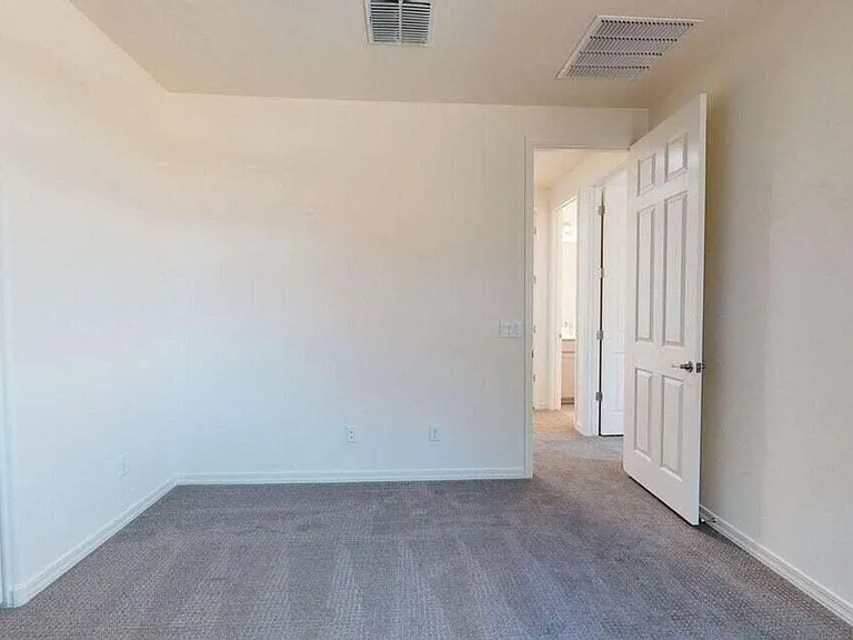 1107 S Vine St — Photo 18