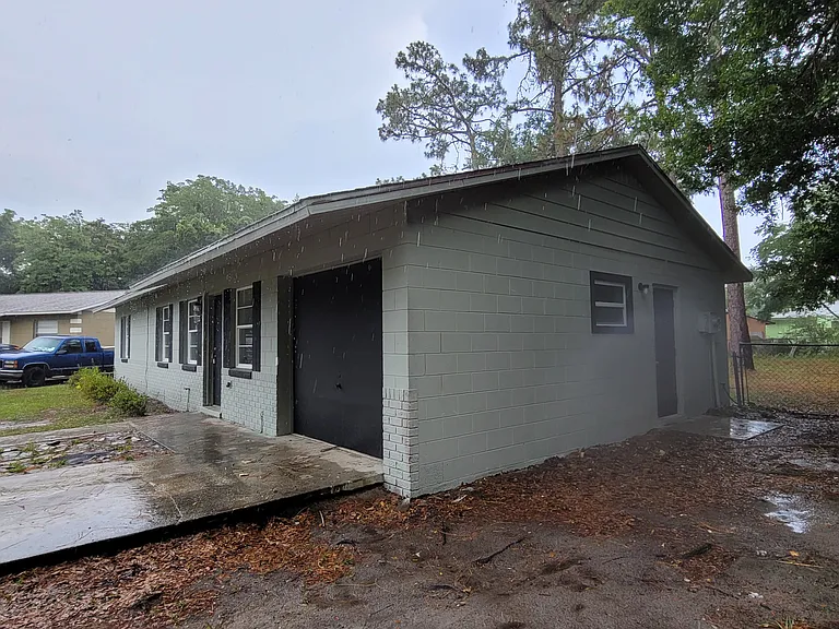 1304 Louis Ct #1 — Photo 38