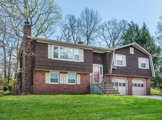 688 Reba Rd, Mount Arlington, NJ 07856