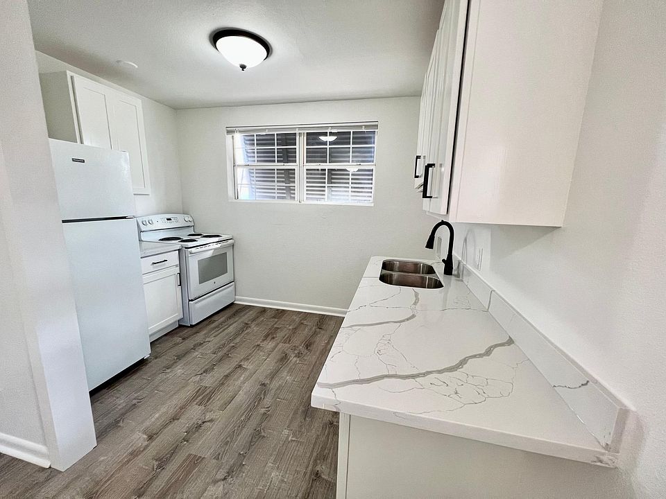 1st image of 2853 Dryades St #7