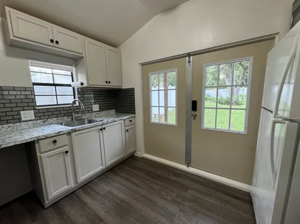 211 Ginger Rd #4, Venice, FL 34293