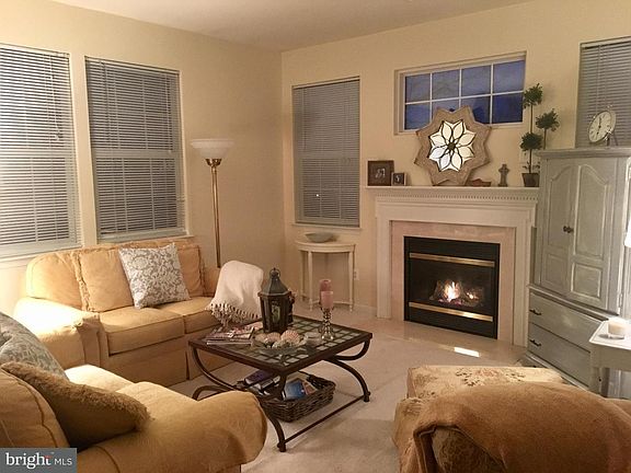 3rd image of 10121 Elliston Ct